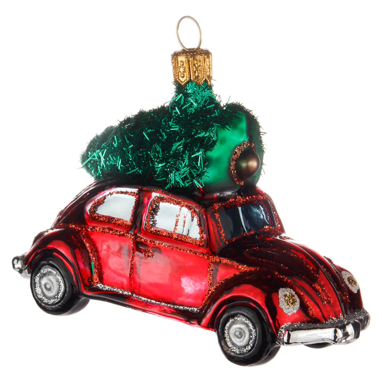 rotes Auto mit Weihnachtsbaum